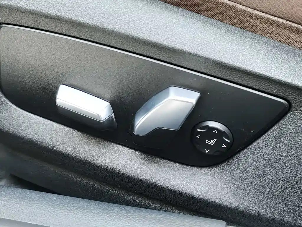 BMW 5 Series — фото 24