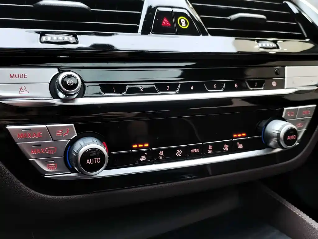 BMW 5 Series — фото 28
