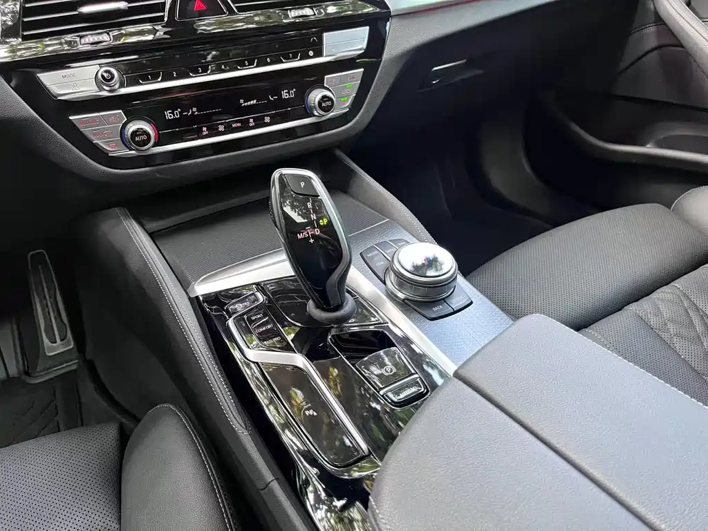 BMW 5 Series (Import) — фото 9