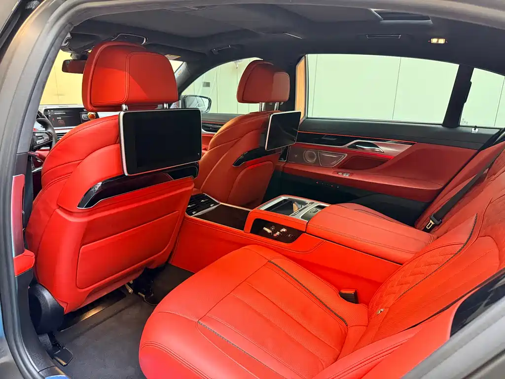BMW 7 Series — фото 11