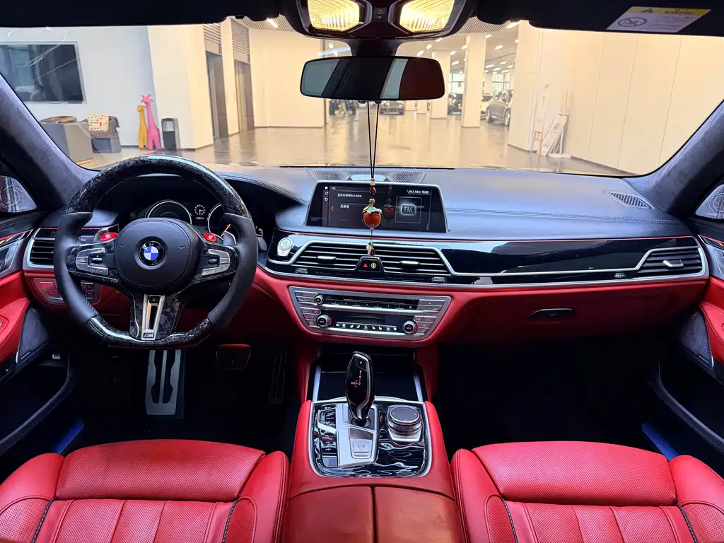 BMW 7 Series — фото 15