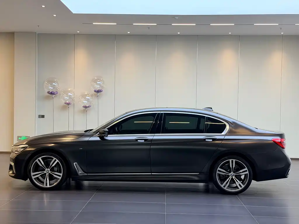 BMW 7 Series — фото 4