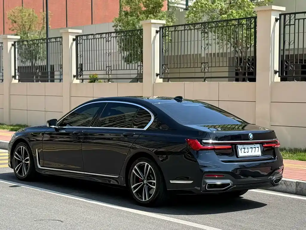 BMW 7 Series — фото 4
