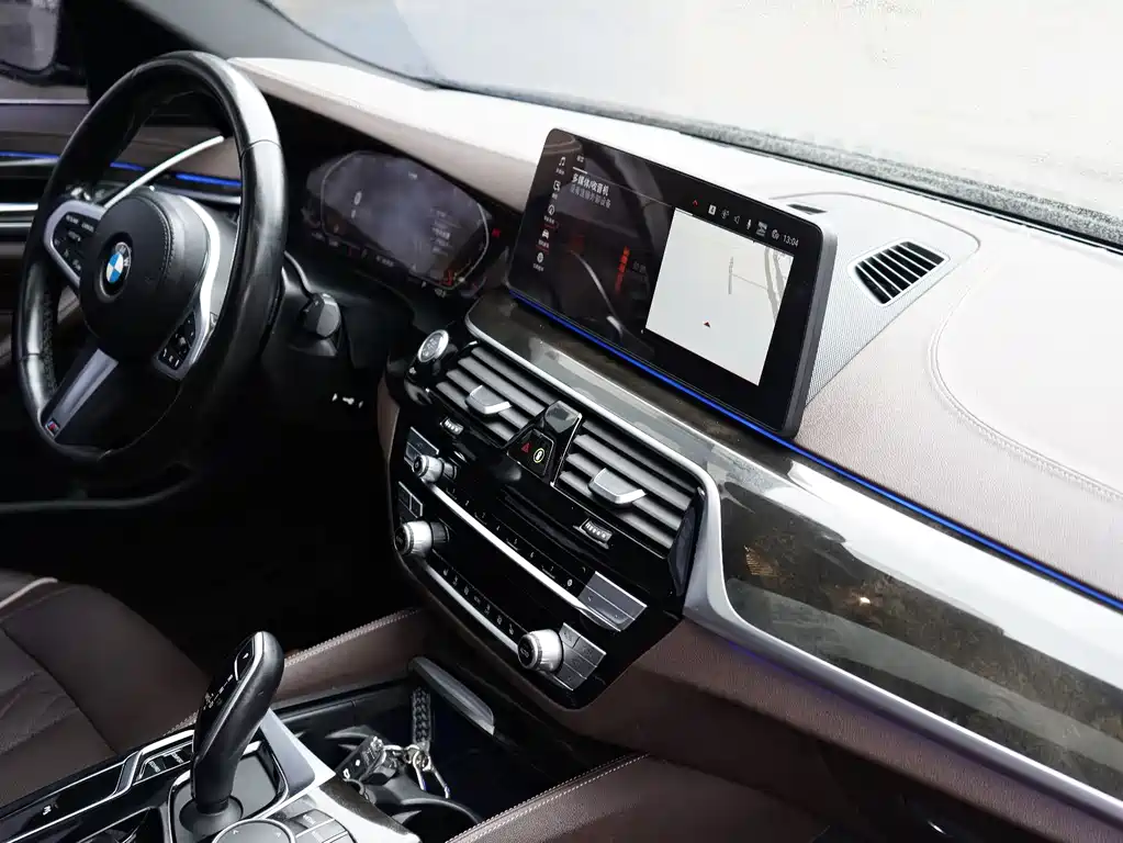 BMW 5 Series — фото 13