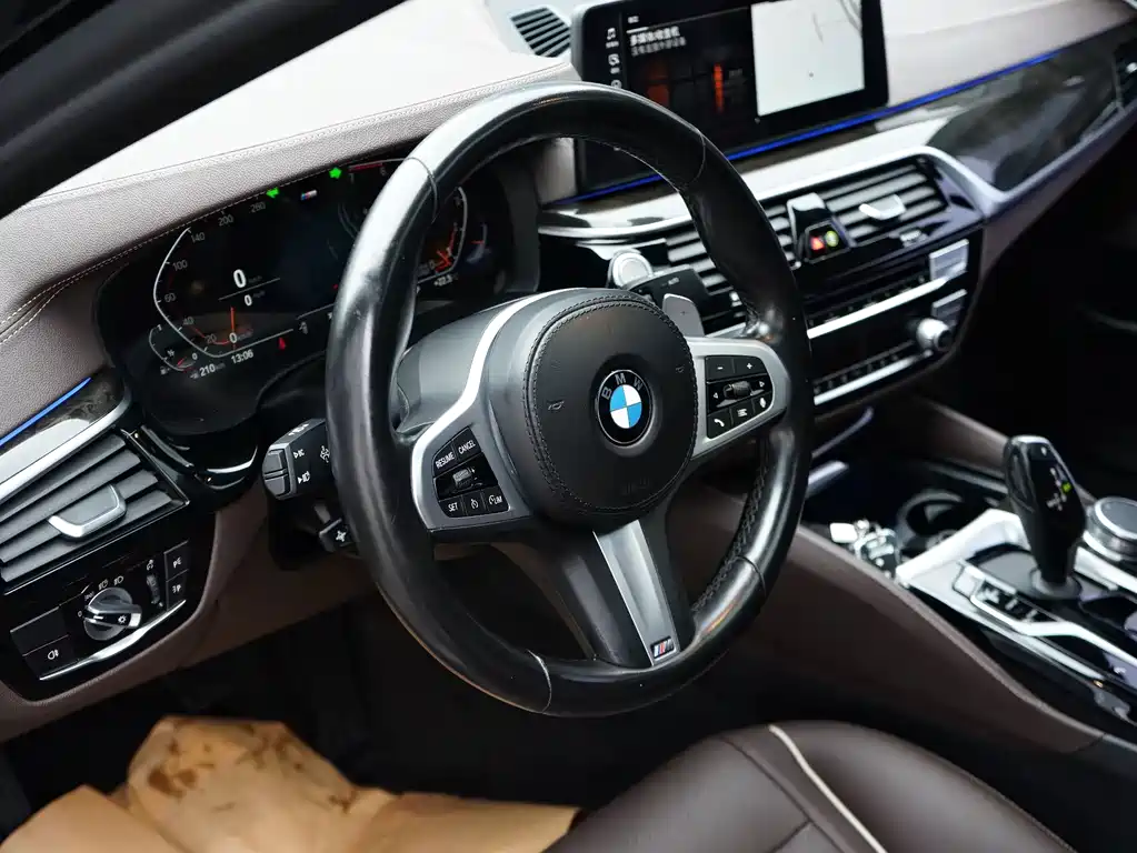 BMW 5 Series — фото 16