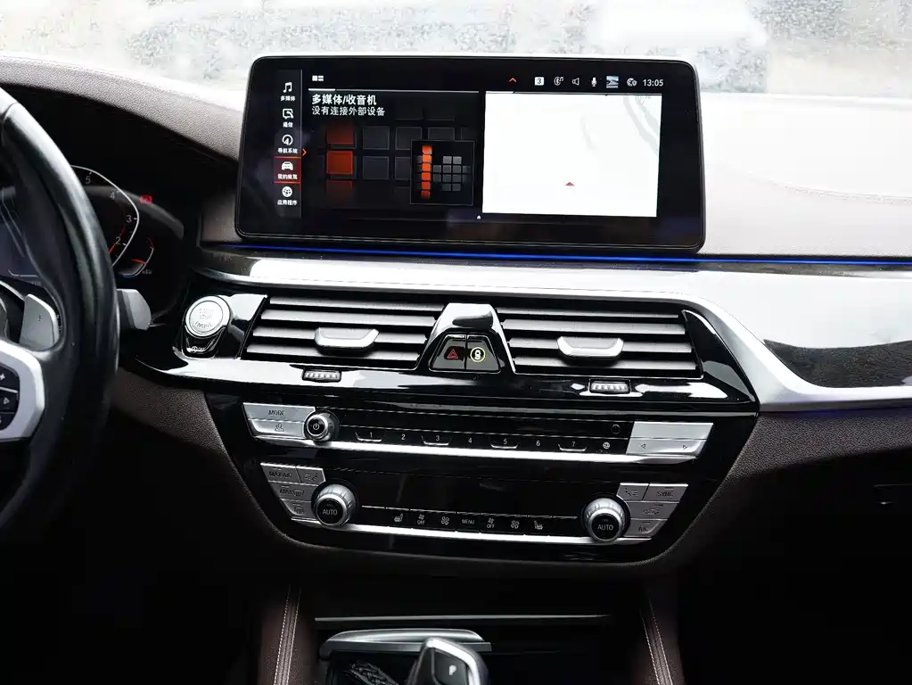 BMW 5 Series — фото 17