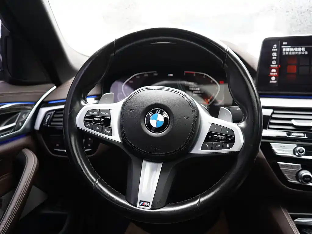 BMW 5 Series — фото 19