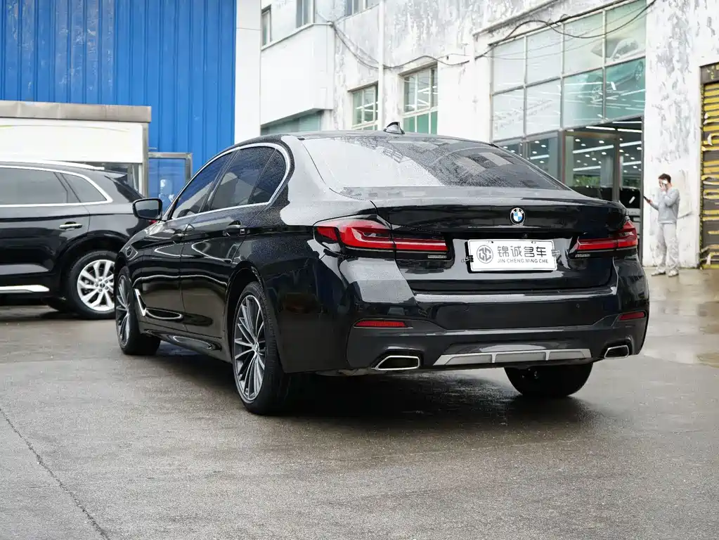 BMW 5 Series — фото 5