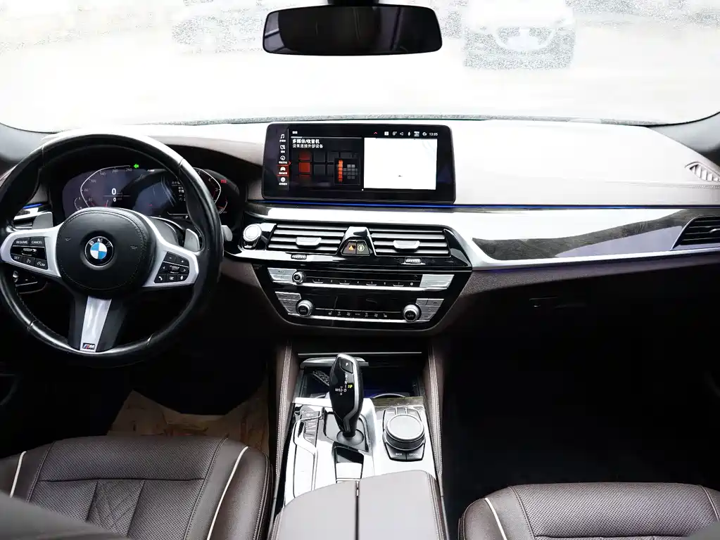 BMW 5 Series — фото 7