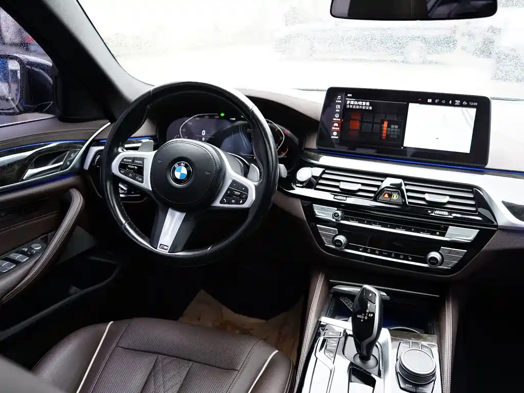 BMW 5 Series — фото 10