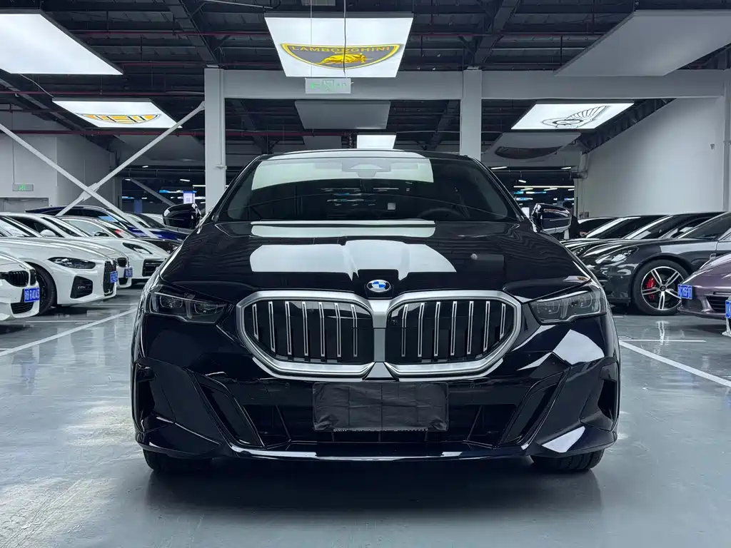 BMW 5 Series — фото 2