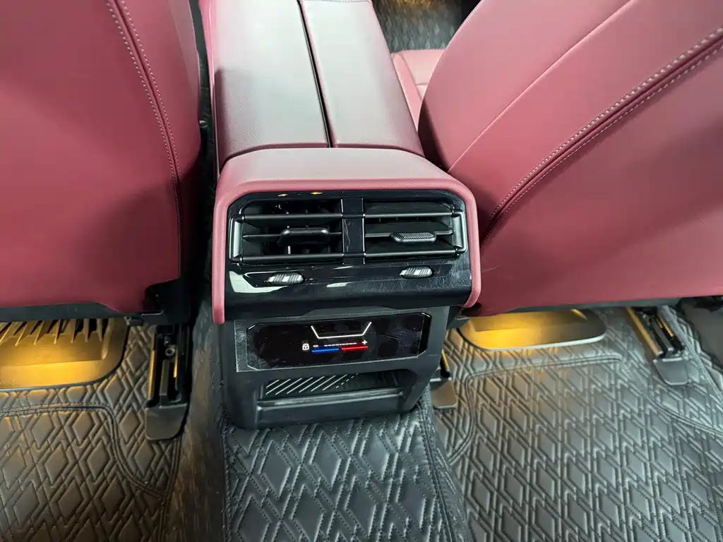 BMW 5 Series — фото 14