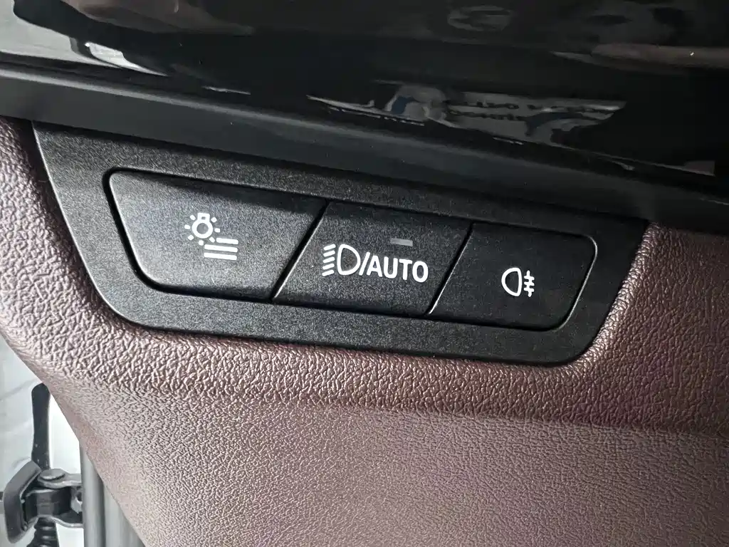 BMW X1 — фото 9