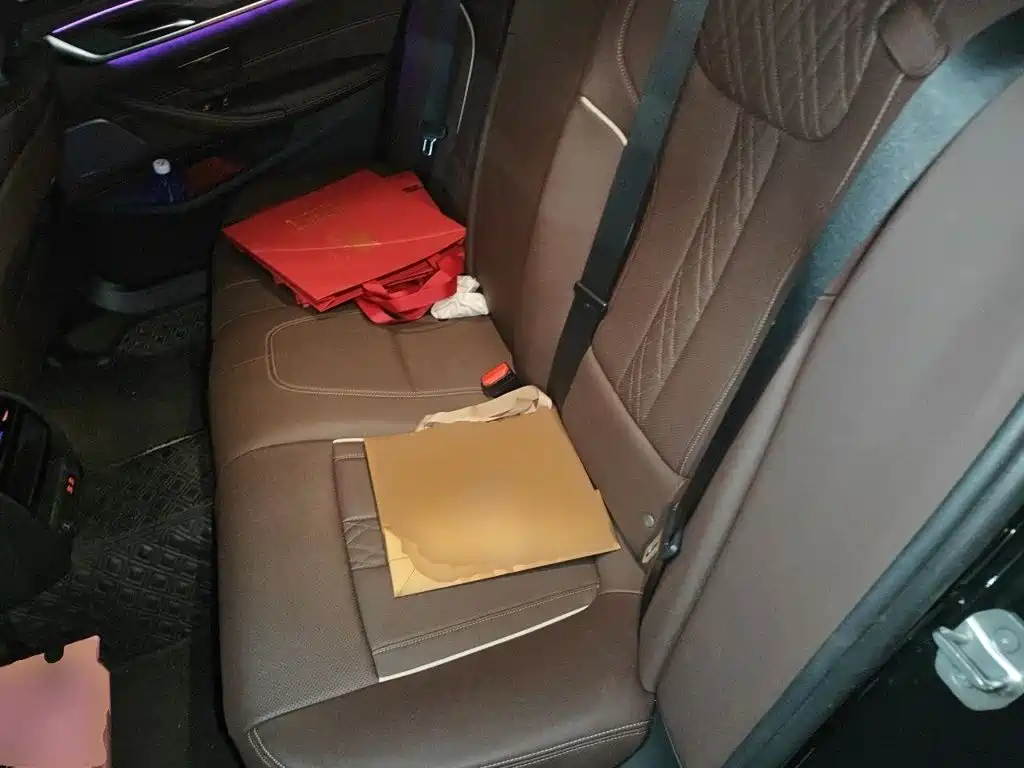 BMW 5 Series — фото 13