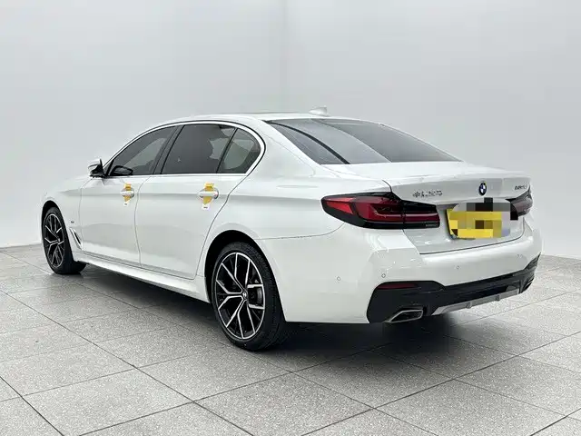 BMW 5 Series — фото 4