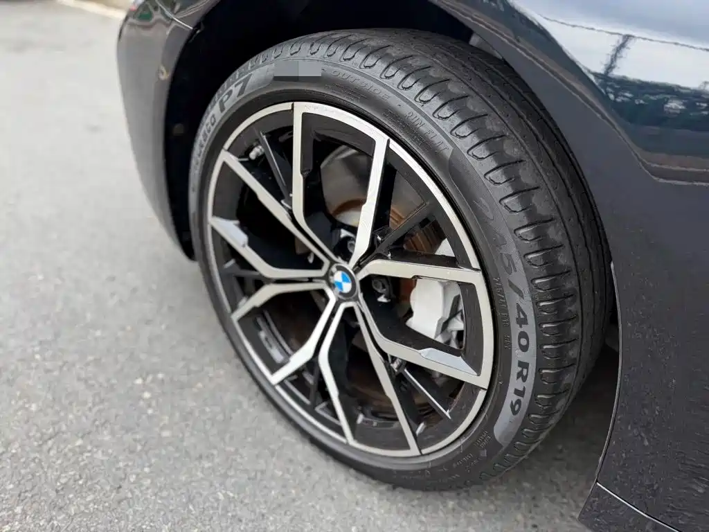 BMW 5 Series — фото 14