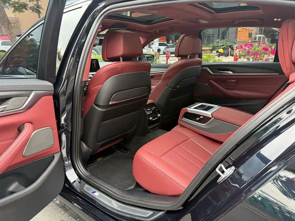 BMW 5 Series — фото 9