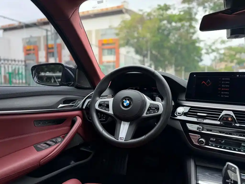 BMW 5 Series — фото 10