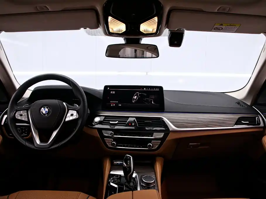 BMW 5 Series — фото 5