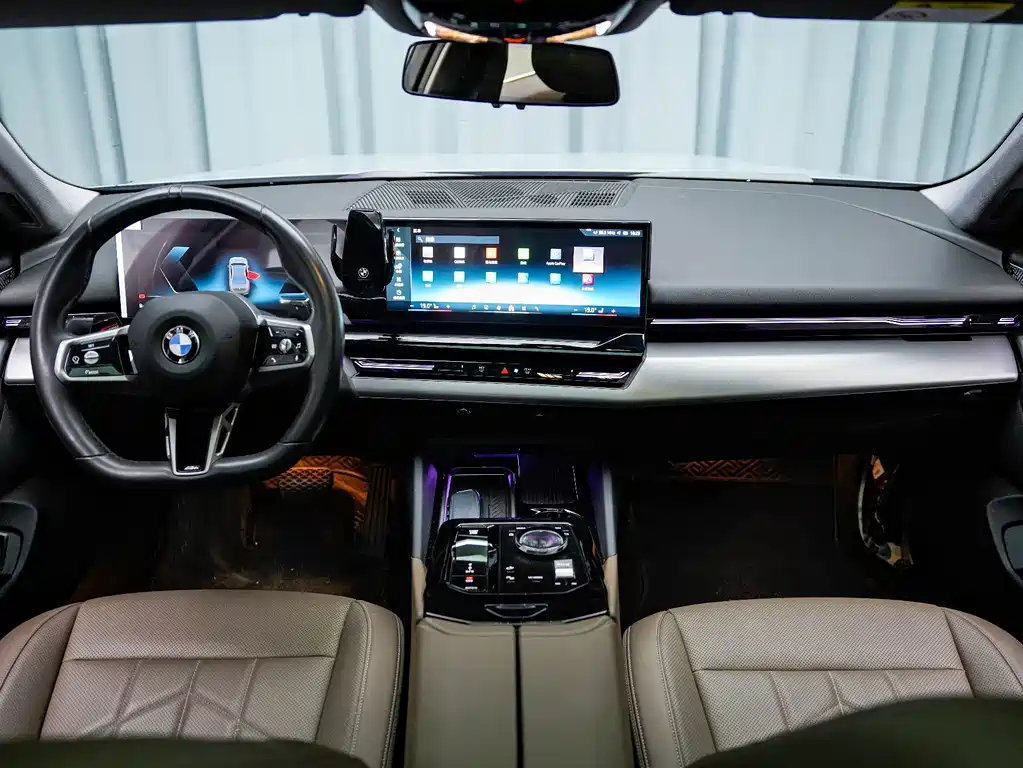BMW 5 Series — фото 5