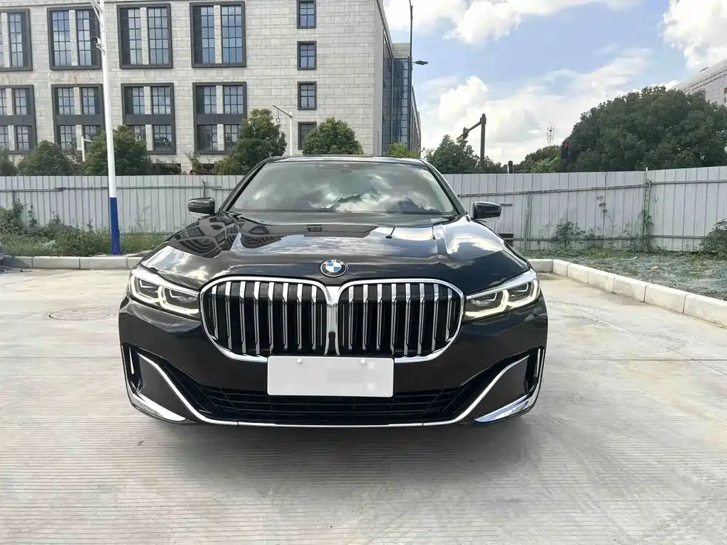BMW 7 Series — фото 2