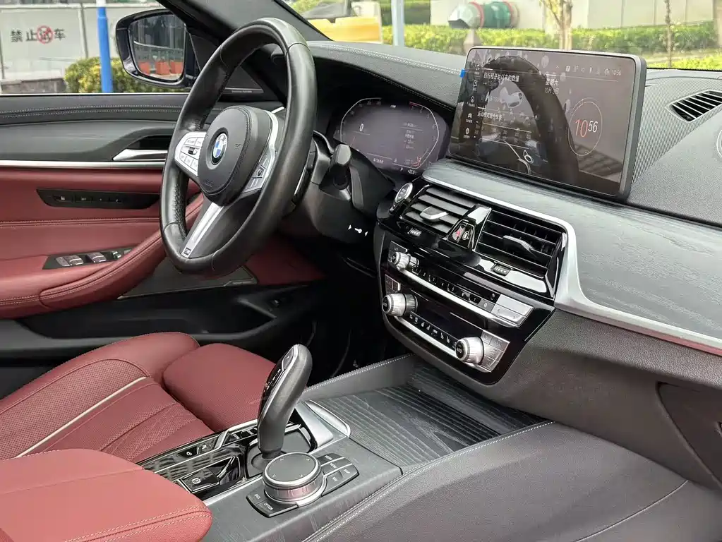 BMW 5 Series — фото 11