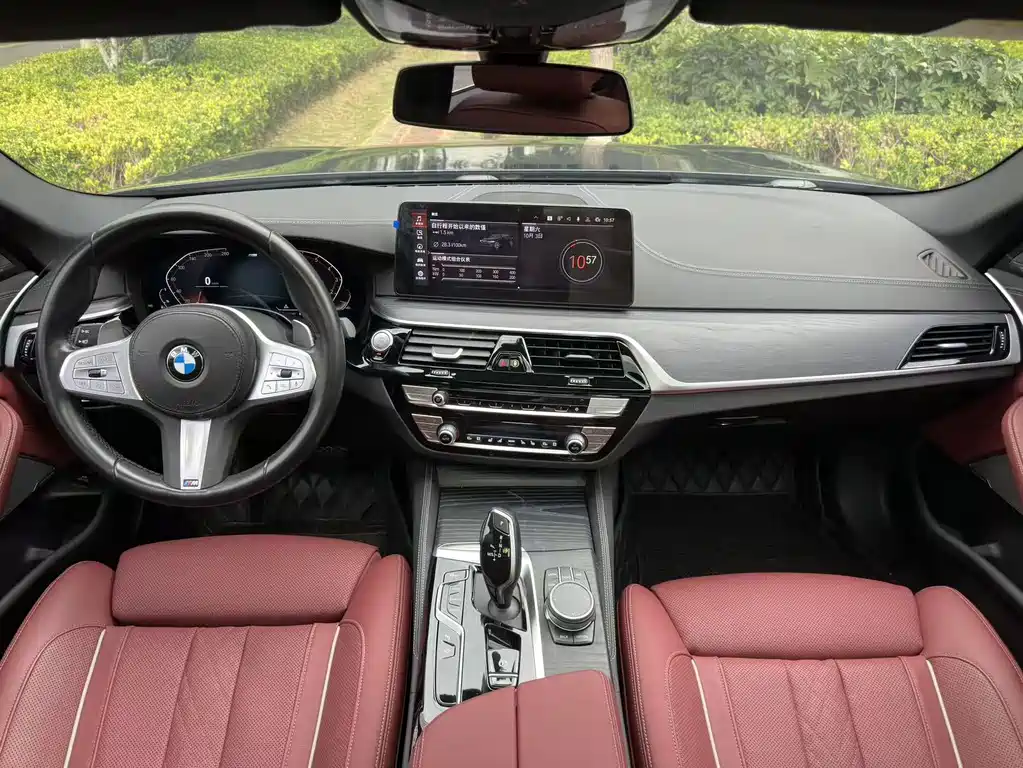 BMW 5 Series — фото 13