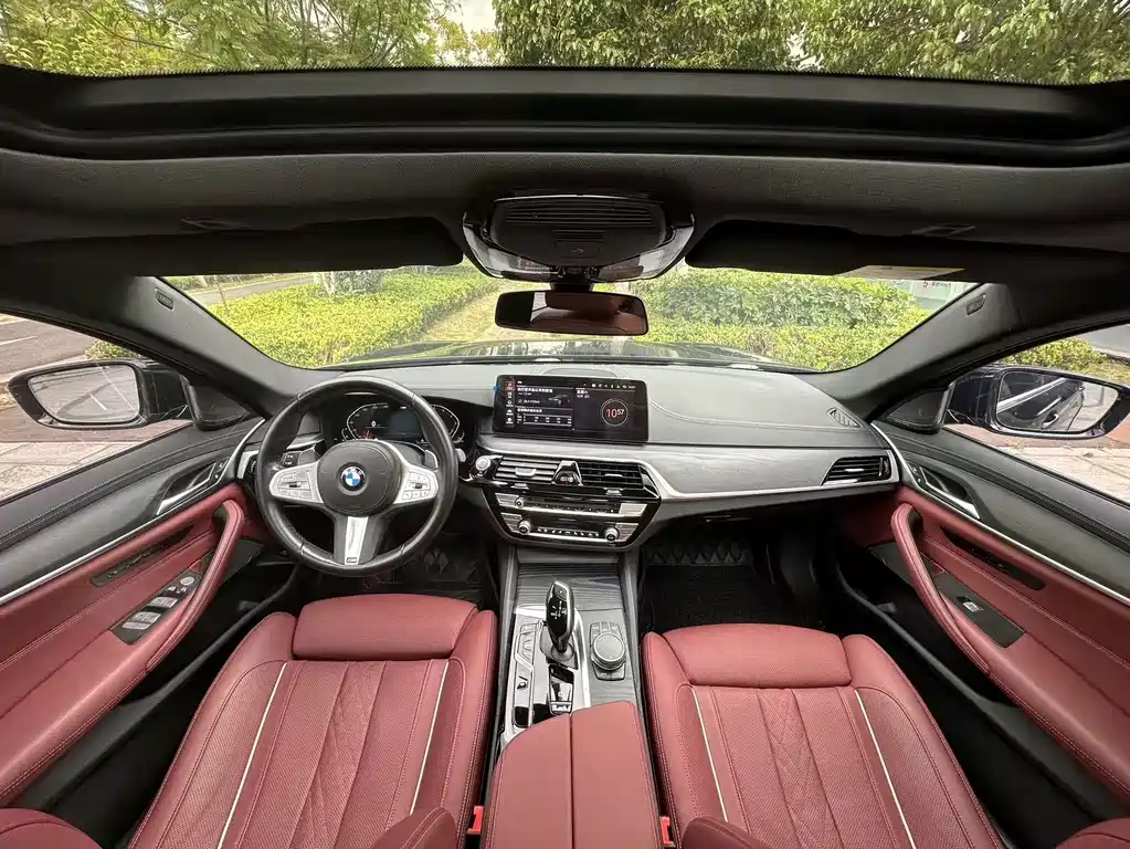 BMW 5 Series — фото 14