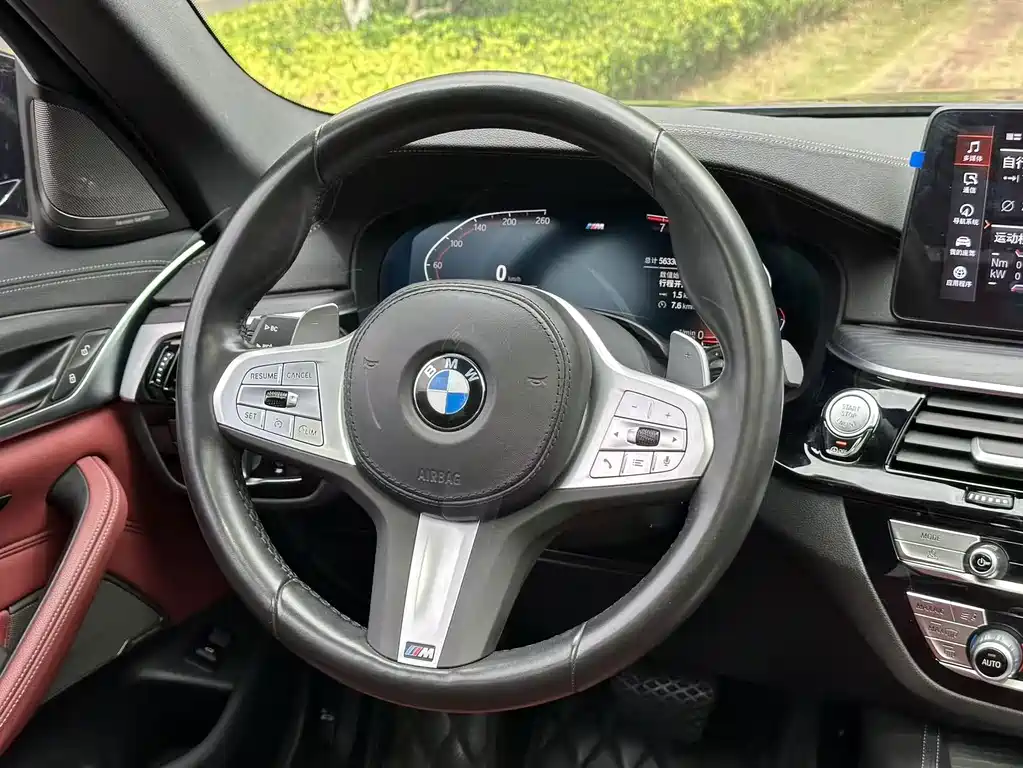 BMW 5 Series — фото 15