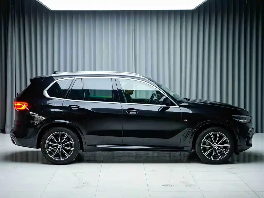 BMW X5 (Import) — фото 4