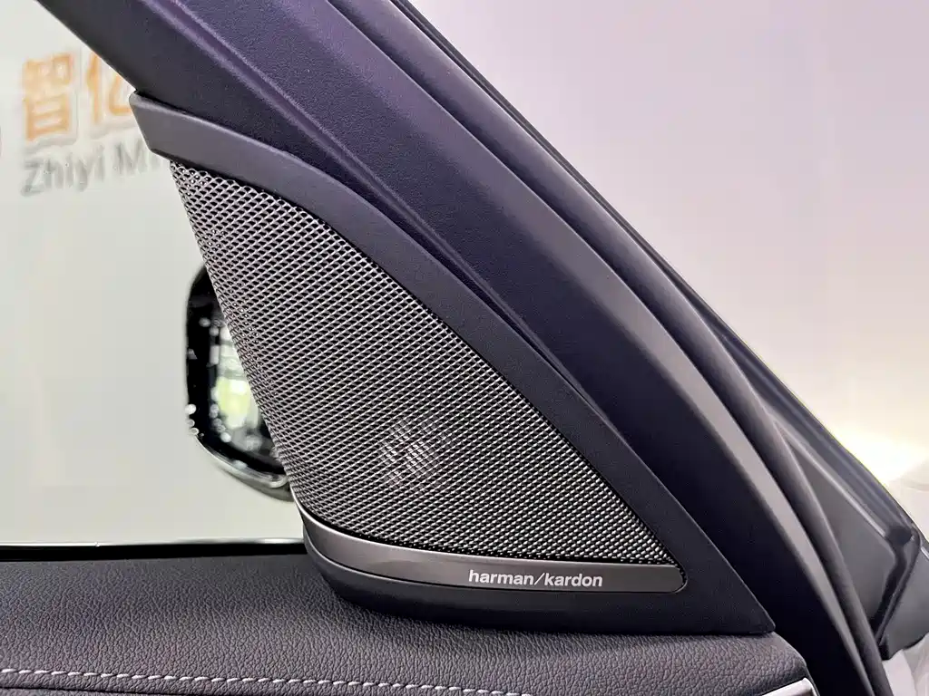 BMW 5 Series — фото 10
