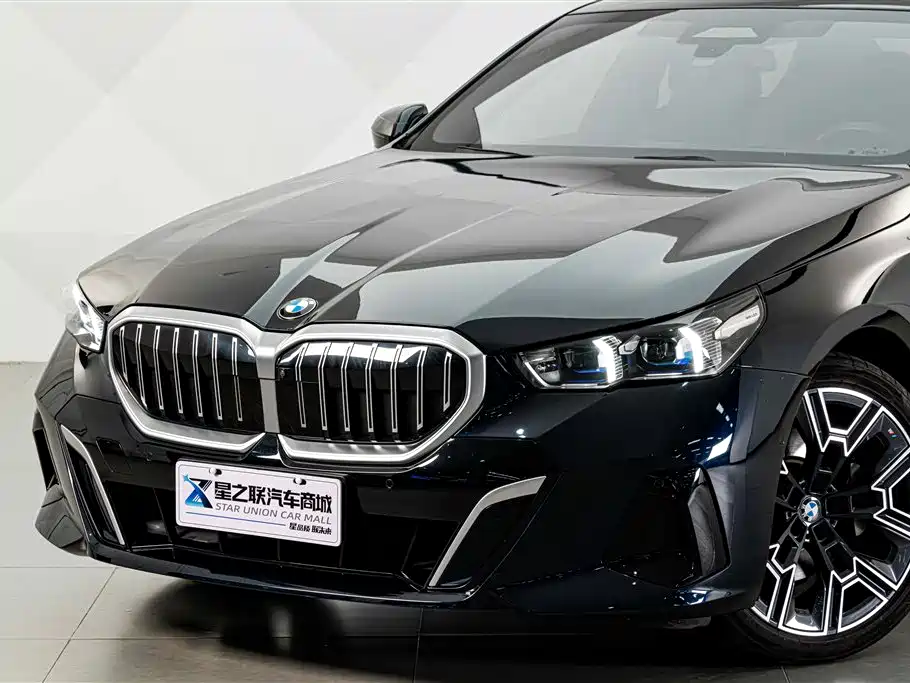 BMW 5 Series — фото 2
