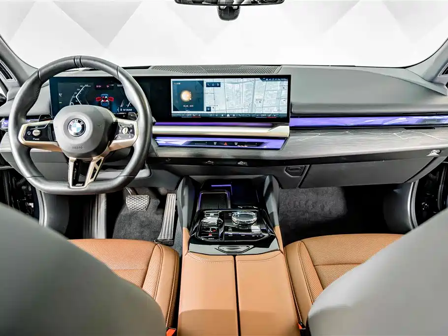 BMW 5 Series — фото 14