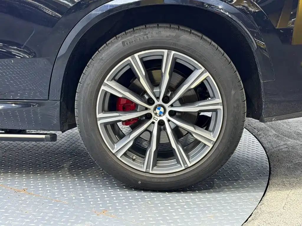 BMW X5 — фото 9