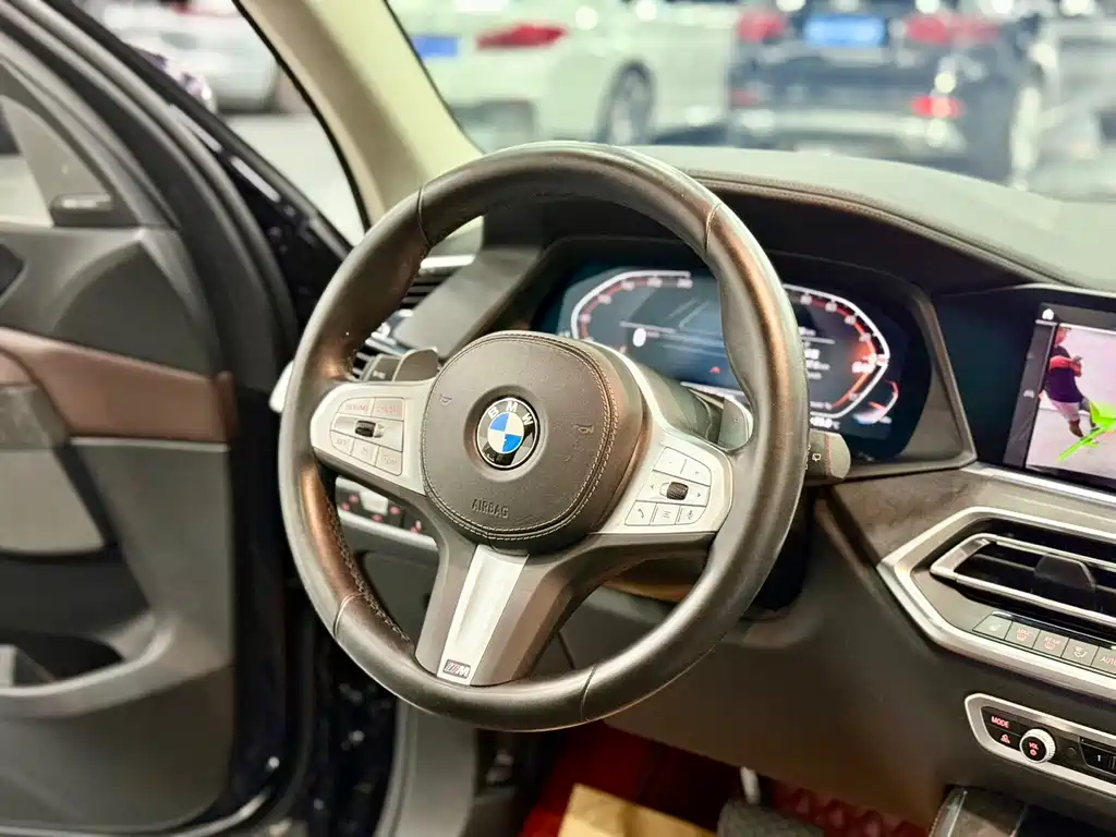 BMW X5 — фото 11