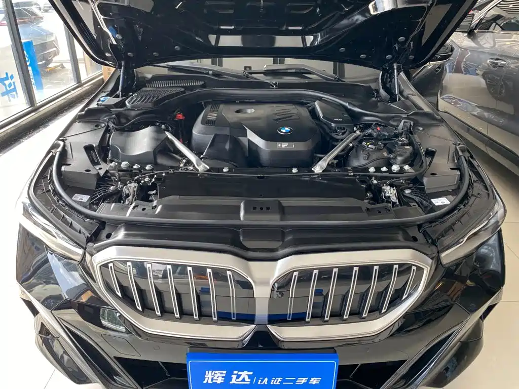 BMW 5 Series — фото 19
