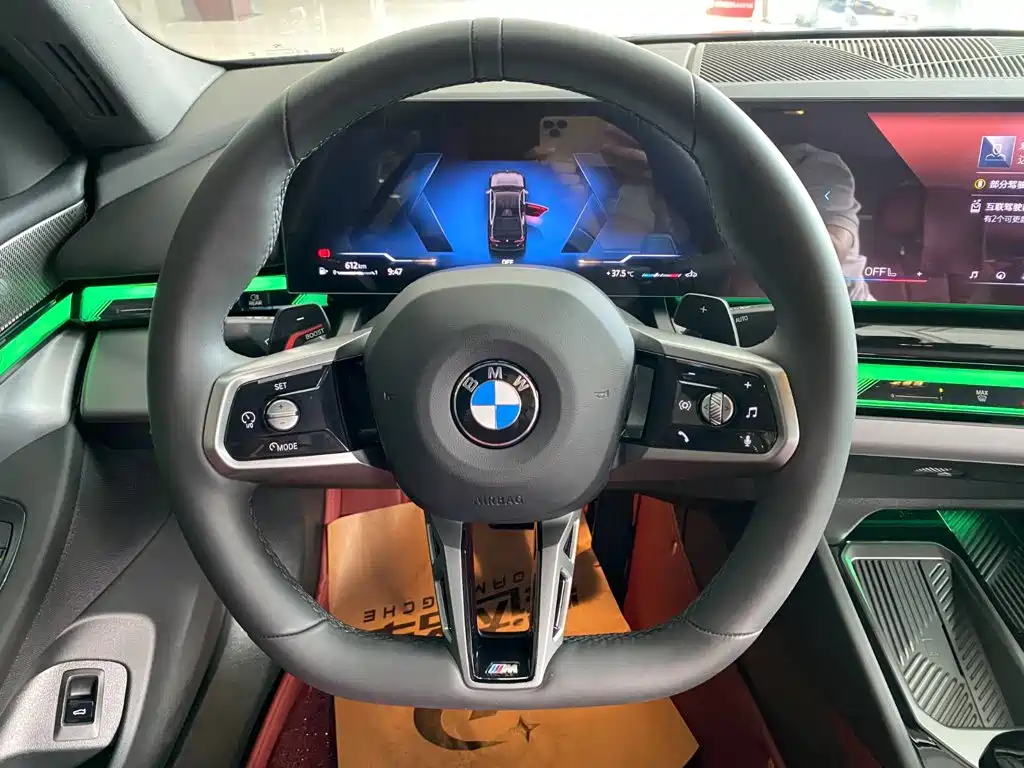 BMW 5 Series — фото 10