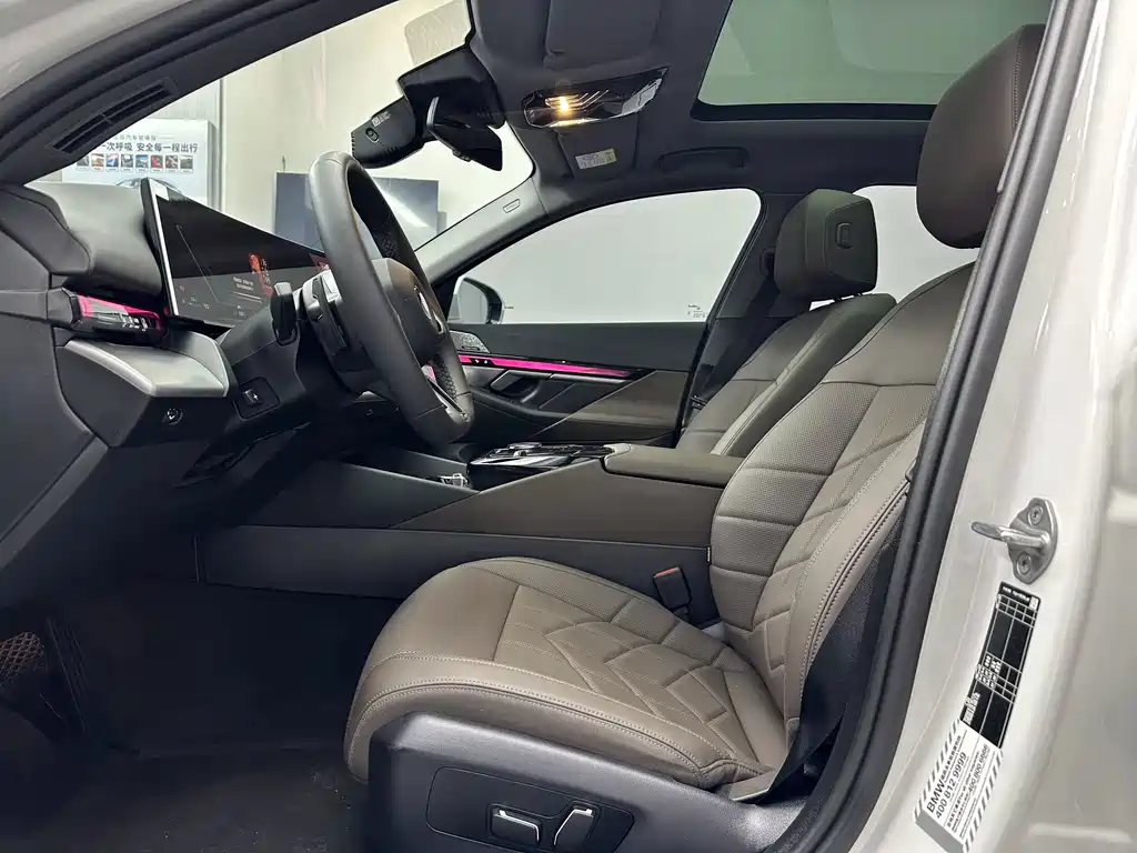 BMW 5 Series — фото 10