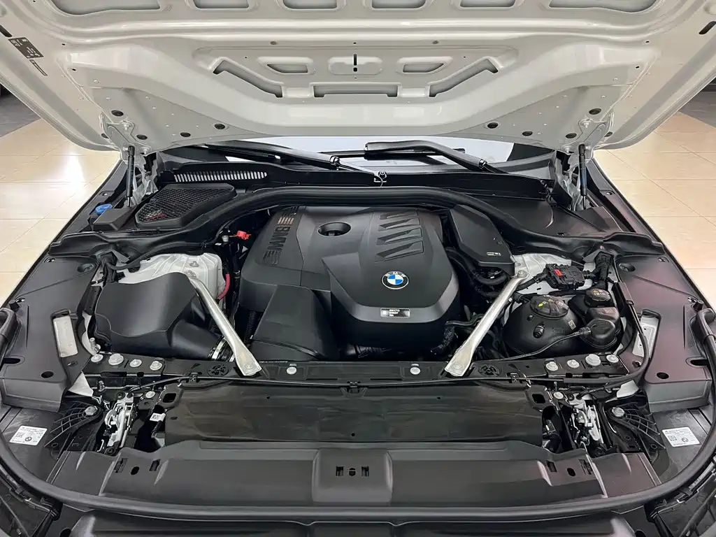 BMW 5 Series — фото 26
