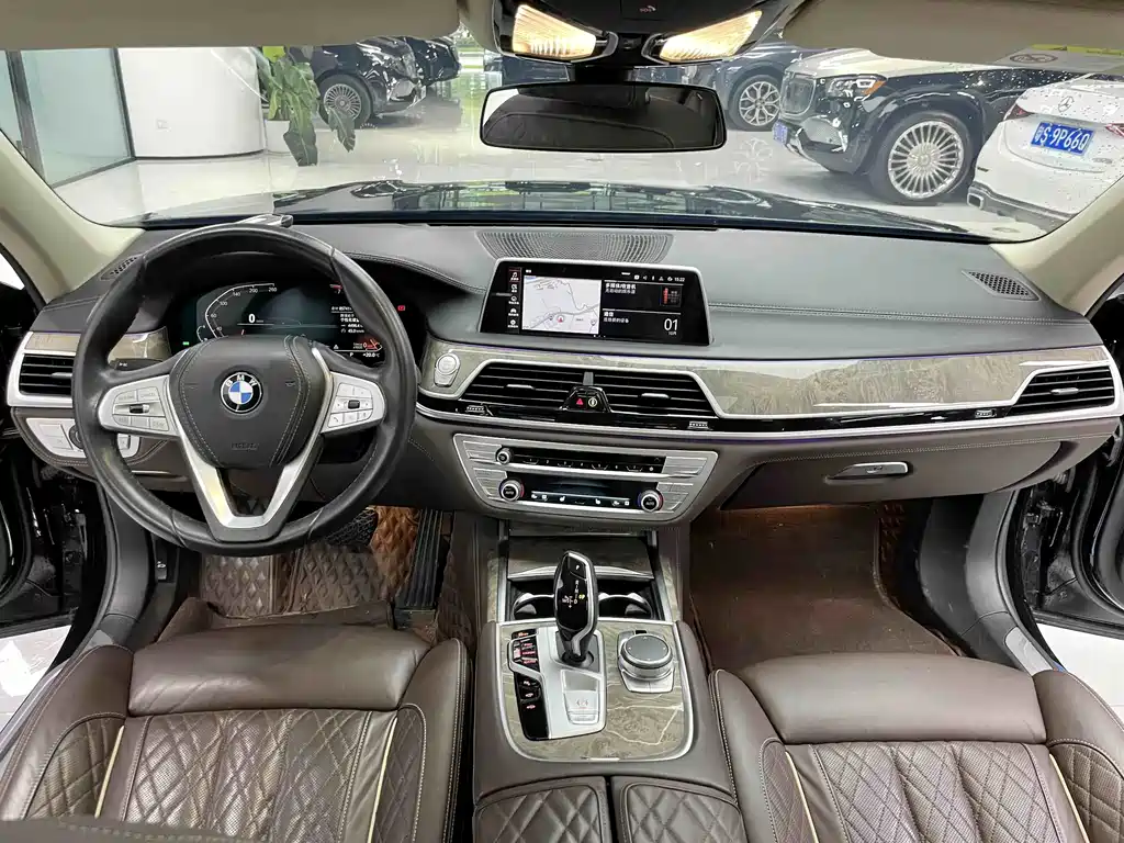 BMW 7 Series — фото 4