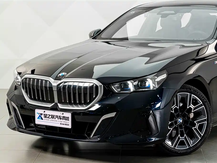 BMW 5 Series — фото 2