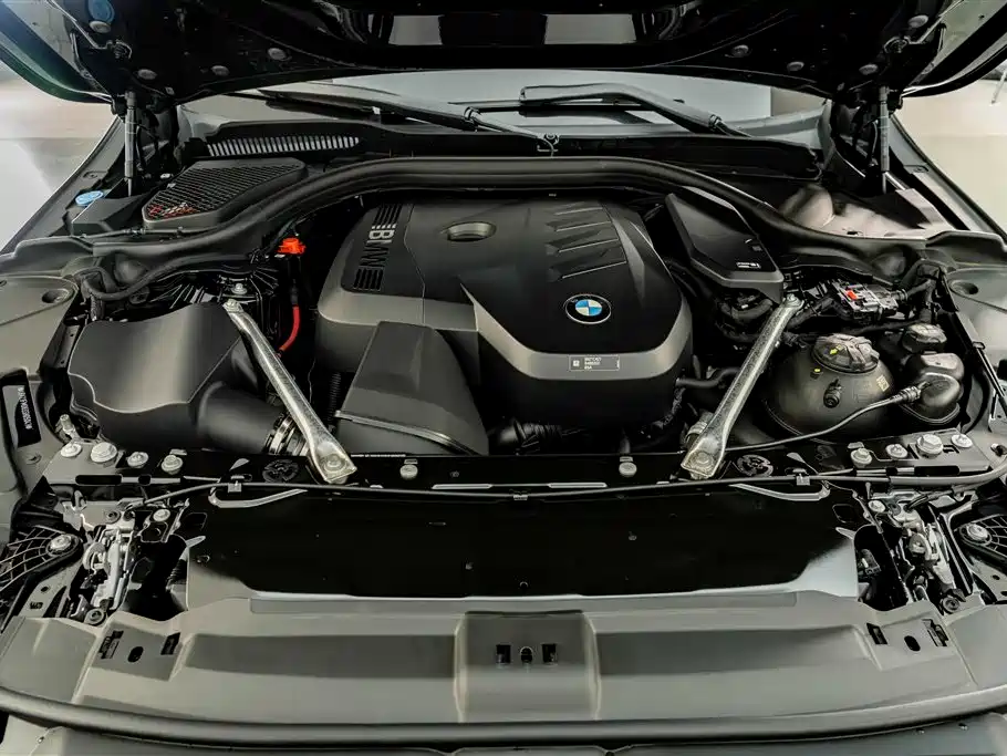 BMW 5 Series — фото 26