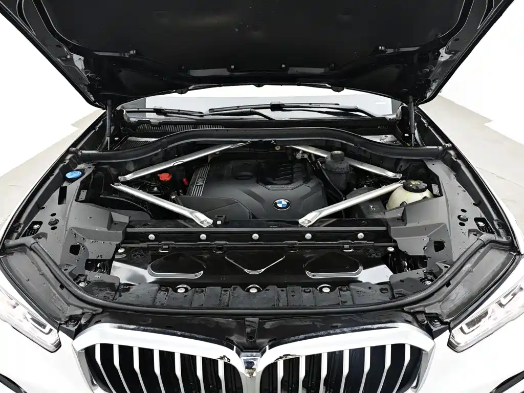 BMW X5 — фото 17