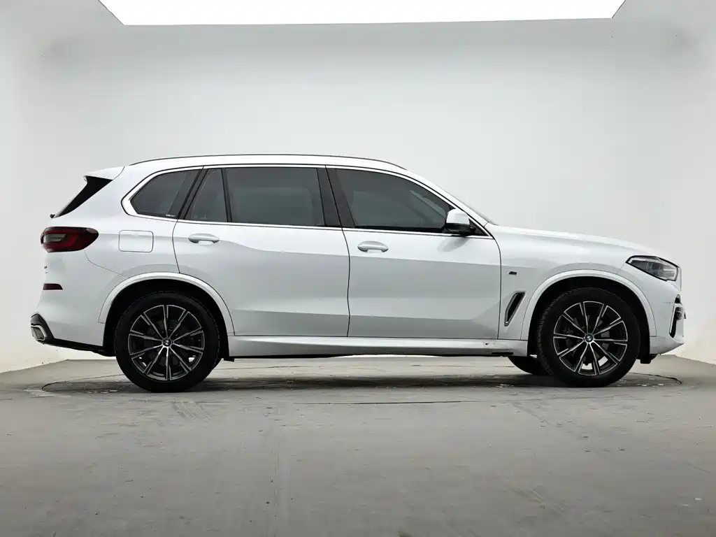 BMW X5 — фото 6