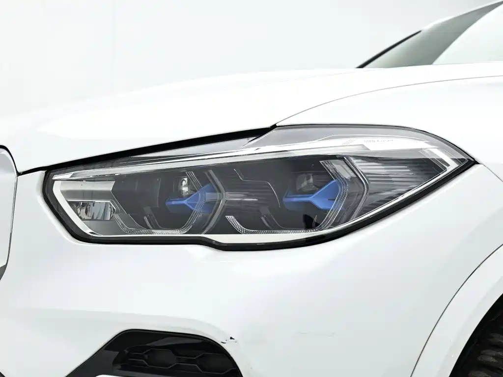 BMW X5 — фото 10