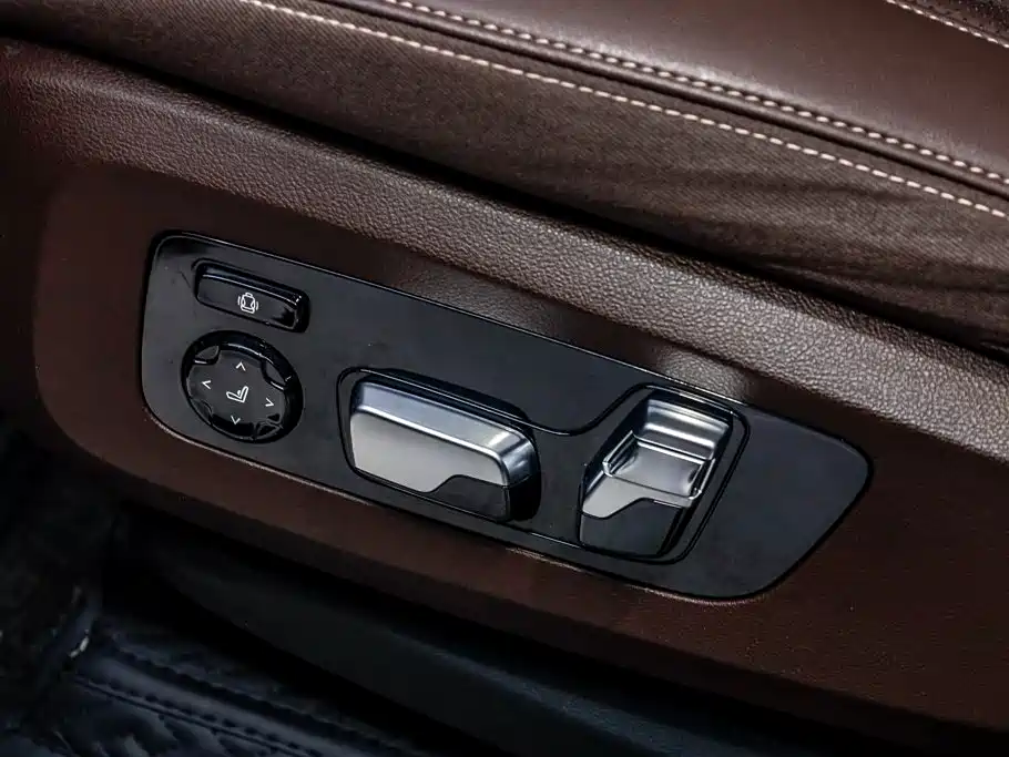 BMW X5 — фото 13