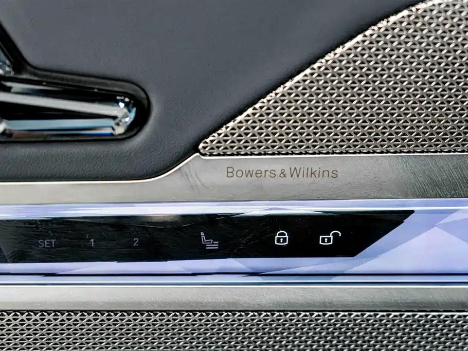 BMW 7 Series — фото 17