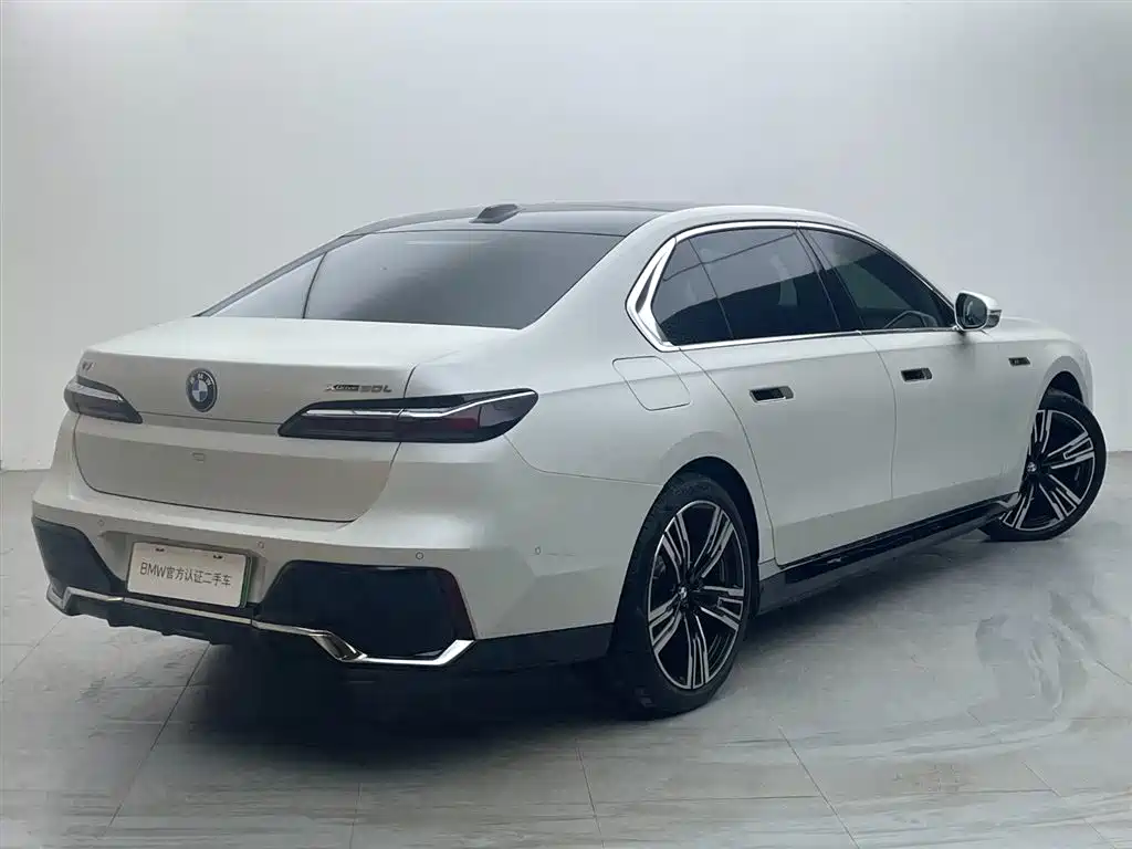 BMW i7 — фото 4