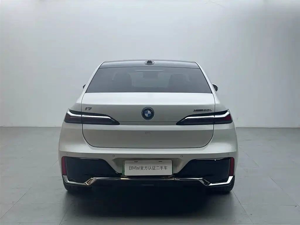BMW i7 — фото 5