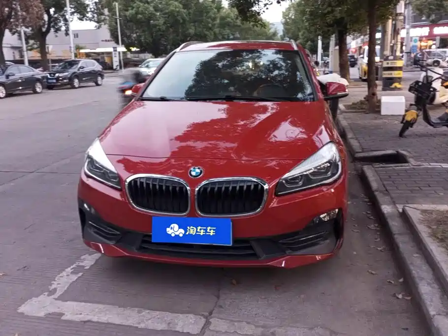 BMW 2 Series Active Tourer — фото 2